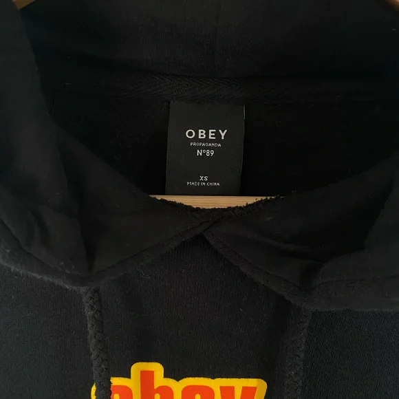 Obey hoodie size xs - Picture 3 of 4